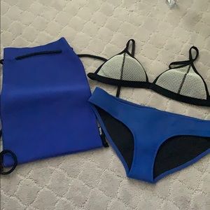 AUTHENTIC TRIANGL BIKINI w/ matching drawstringbag